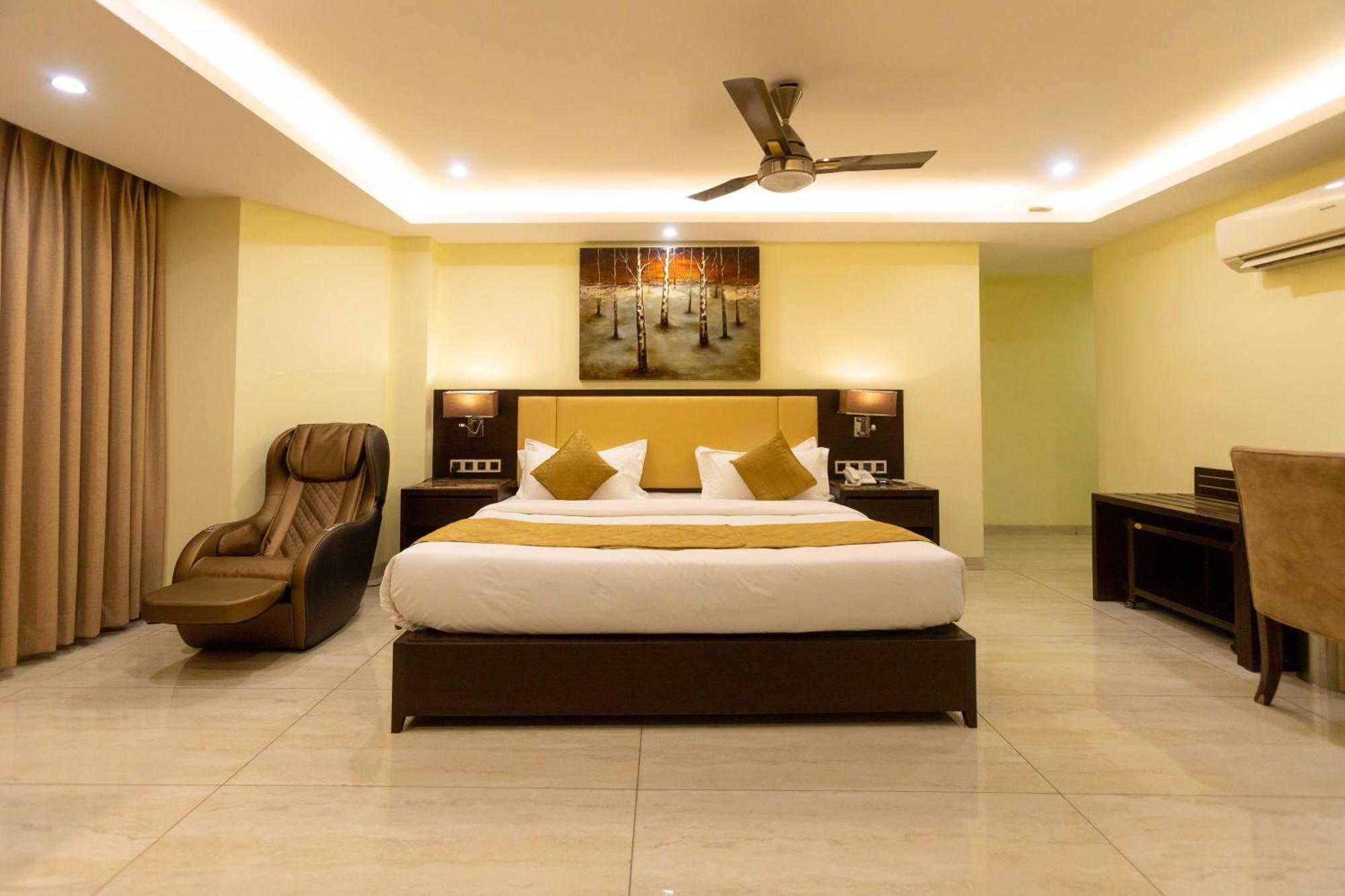 Hotel Godwin - Colaba Mumbai Eksteriør bilde