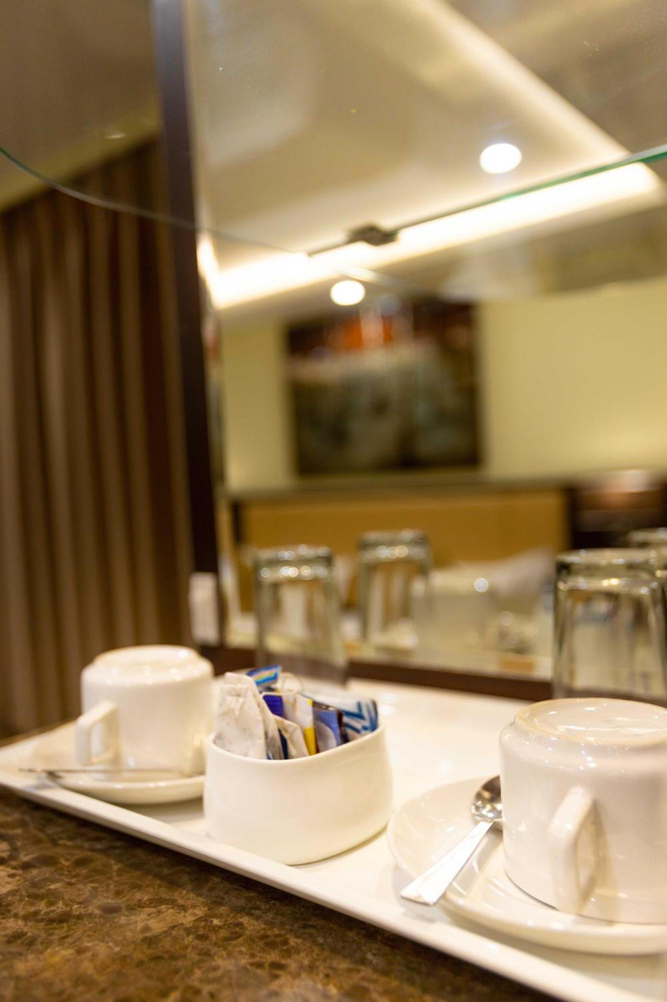 Hotel Godwin - Colaba Mumbai Eksteriør bilde
