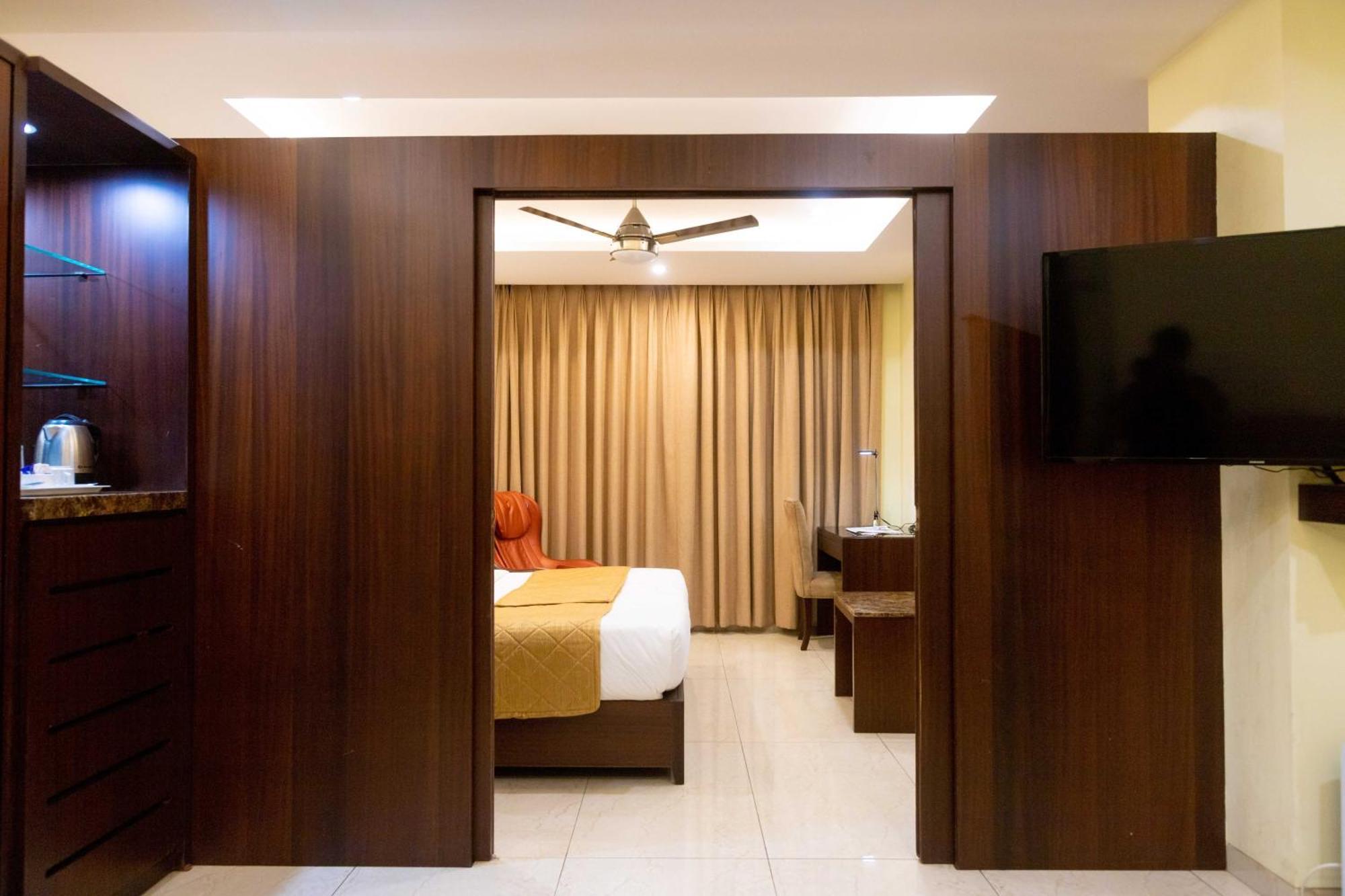 Hotel Godwin - Colaba Mumbai Eksteriør bilde