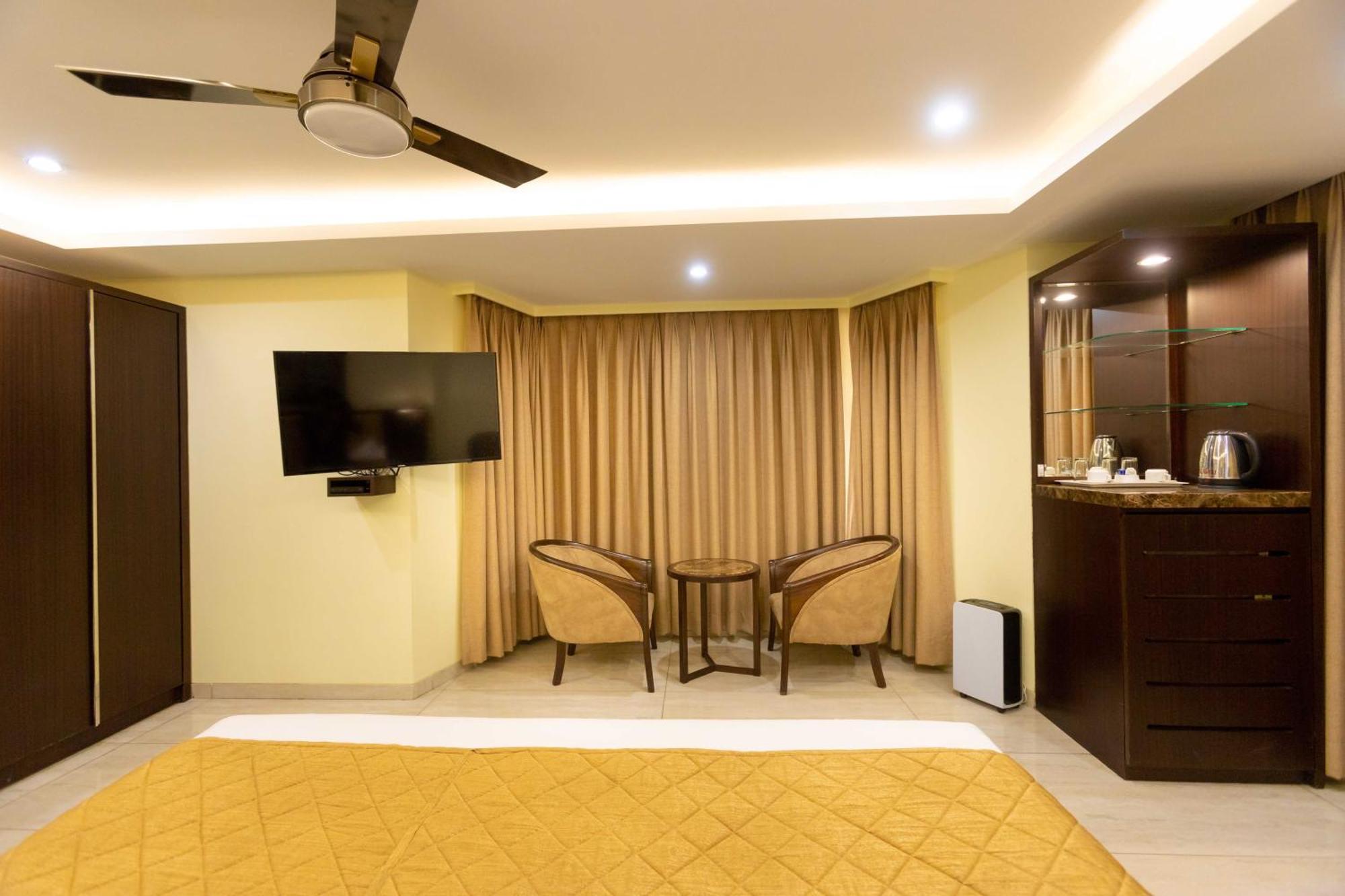 Hotel Godwin - Colaba Mumbai Eksteriør bilde