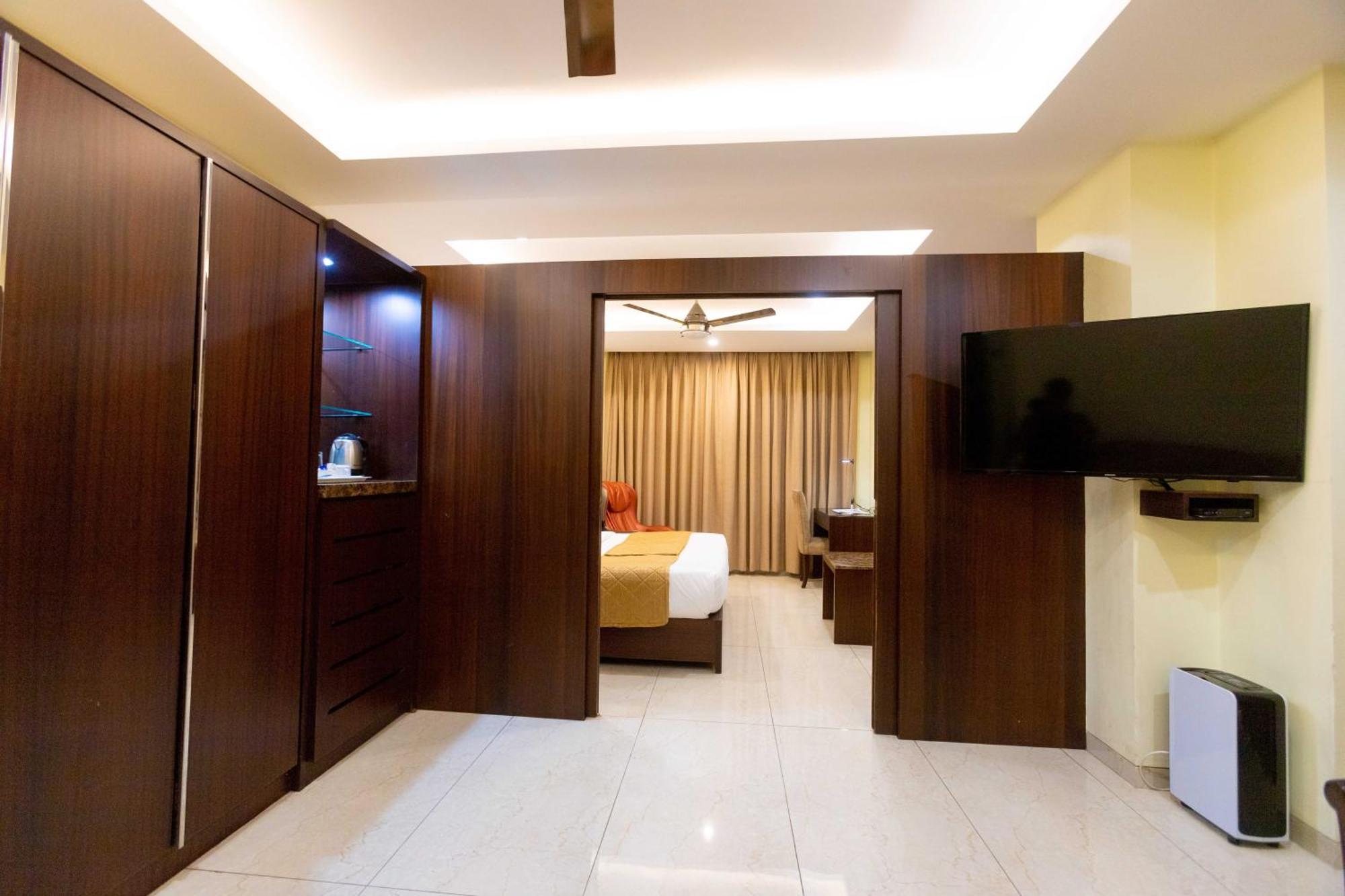 Hotel Godwin - Colaba Mumbai Eksteriør bilde