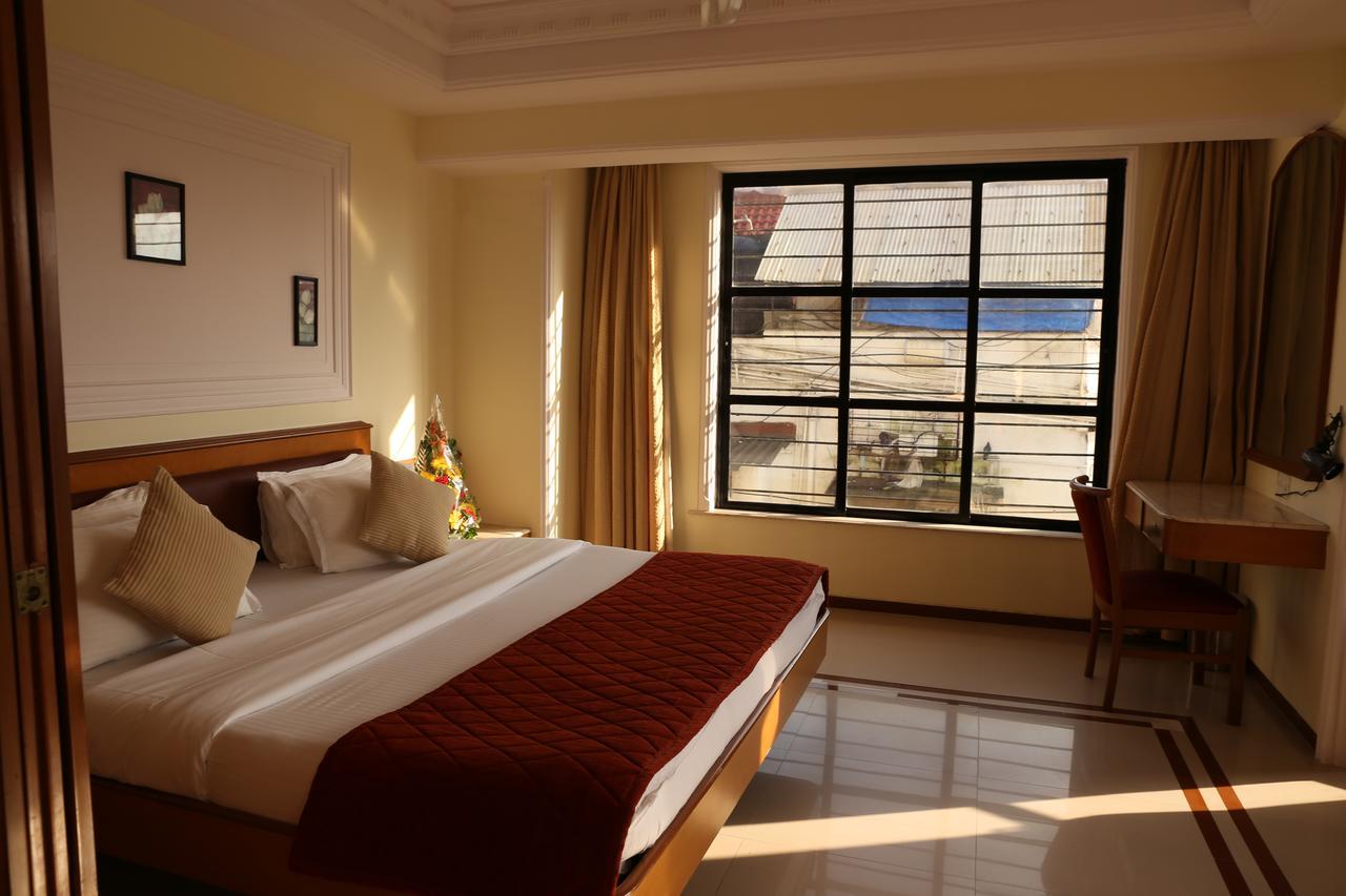 Hotel Godwin - Colaba Mumbai Eksteriør bilde