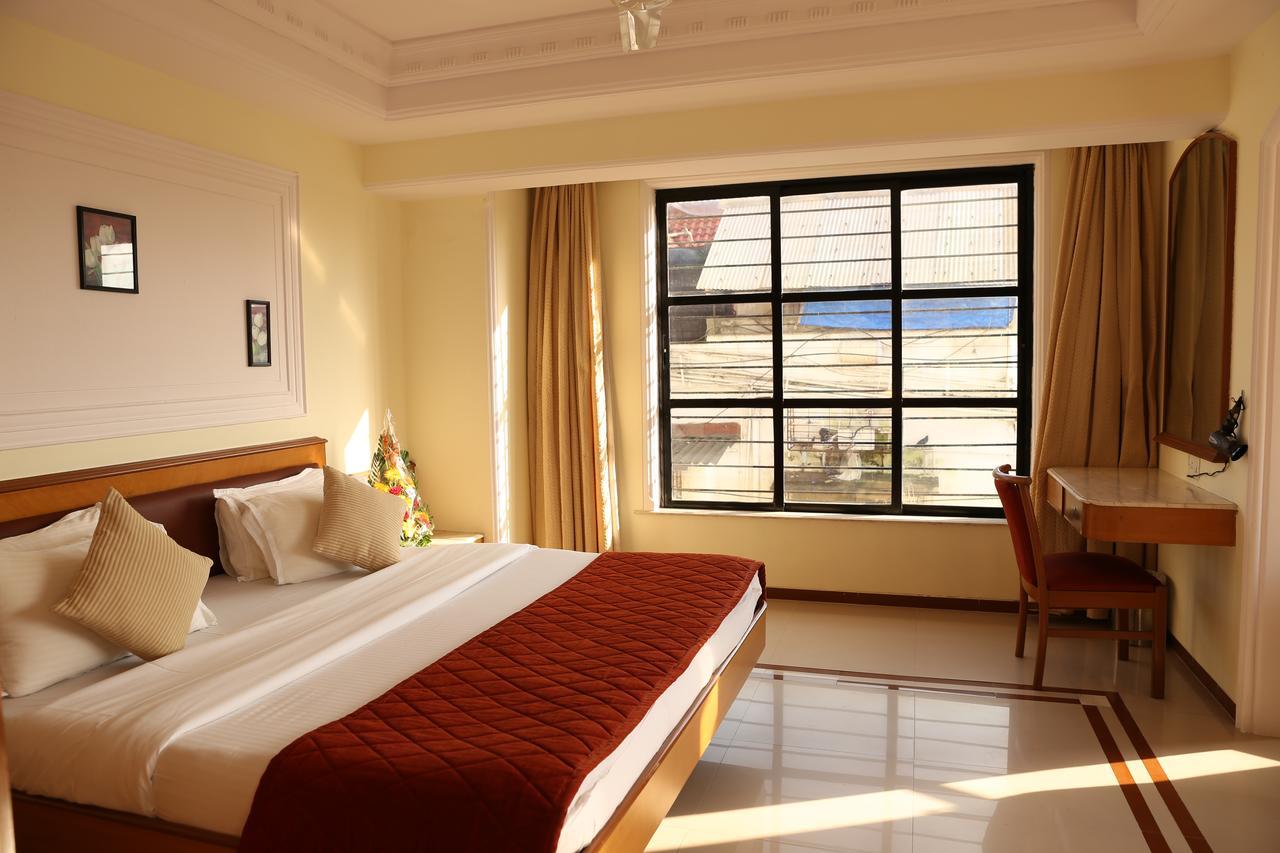 Hotel Godwin - Colaba Mumbai Eksteriør bilde
